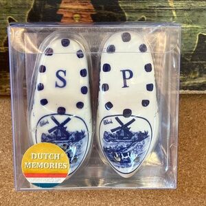 New Dutch Shoes Salt & Pepper Shakers Handcrafted in Holland Blue White Ceramic